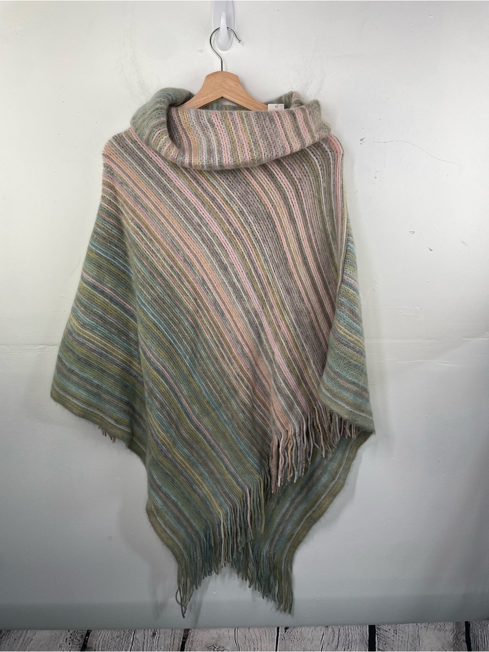 Saturday Sunday Anthroplogie Sweater Poncho Womens One Size Pinks Vera